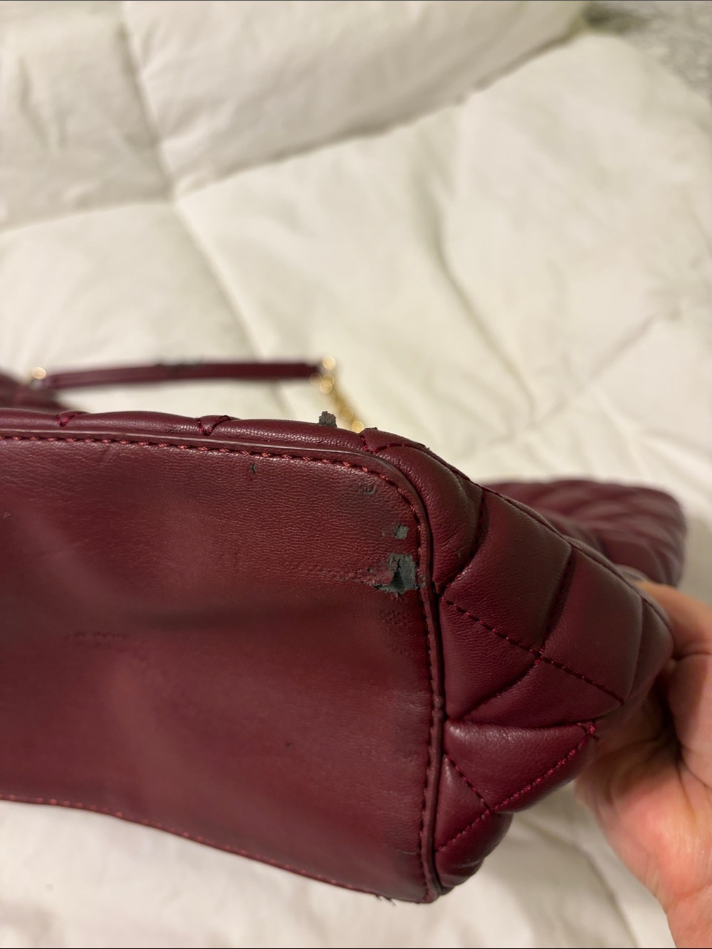 Love Moschino Quilted Burgundy Shoulder Bag with Gold Heart Lock - Picture 7 of 10
